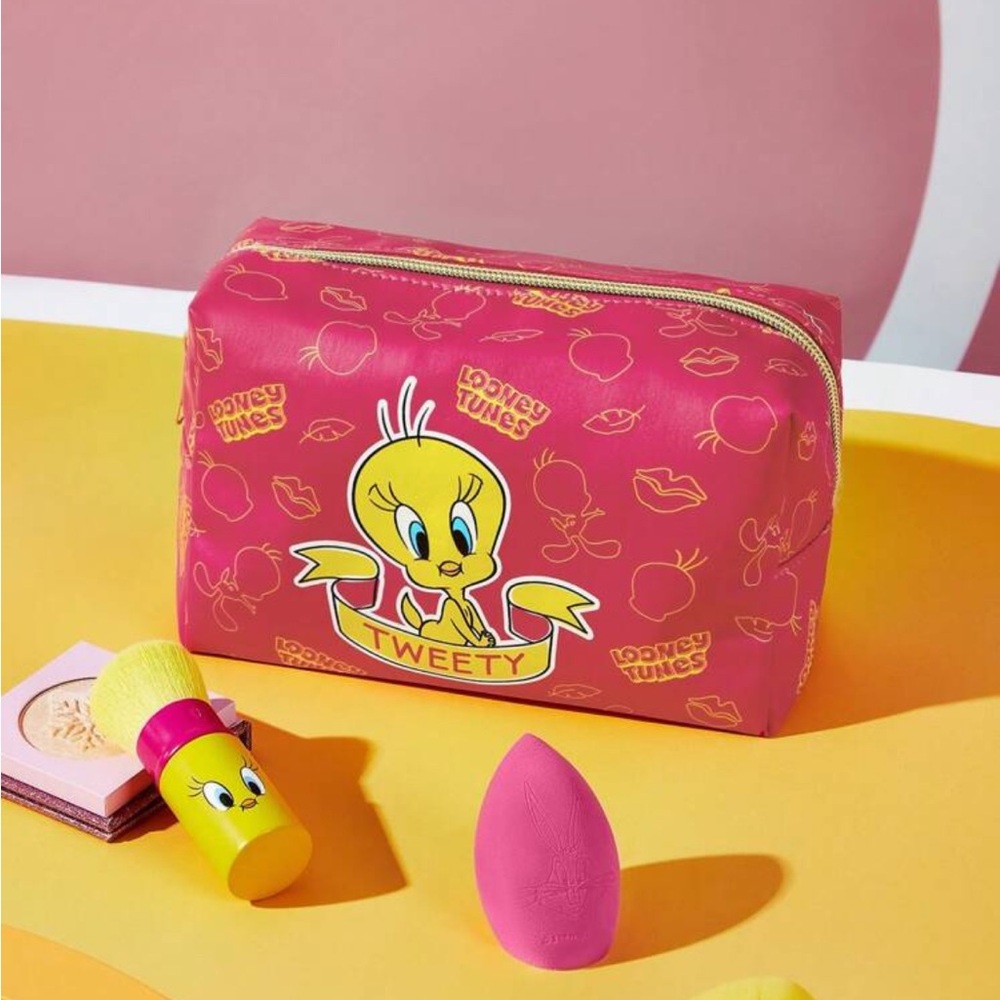 LOONEY TUNES X Rebellious Rose Cartoon Letter Printed Portable Cosmetic Bag - Picture 2 of 5